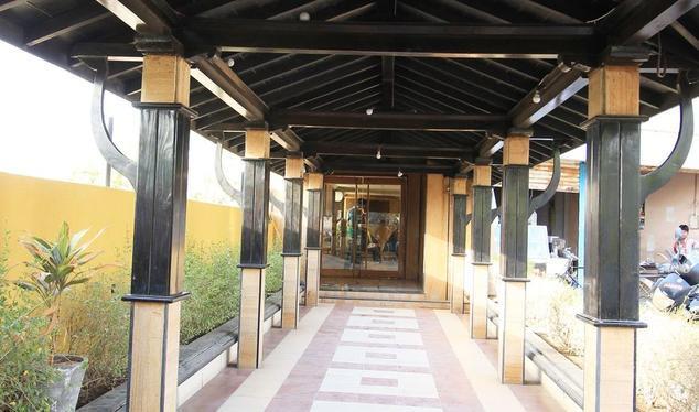 Hotel Yellow Lime Ahmedabad Exterior photo